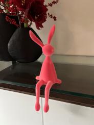 Kantenhocker Hase himbeer apricot Velours Samtoptik 37 cm 