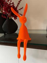 XL Kantenhocker Hase orange Velours Samtoptik 57 cm 