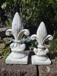 Französische Lilie Valo Zement Garten Terrasse Shabby Brocante, 2 Größen 