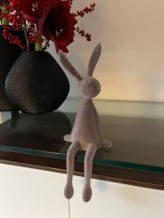 Kantenhocker Hase grau braun Velours Samtoptik 37 cm 